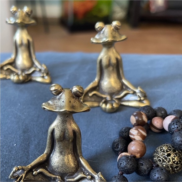 Brass Zen Frog Statue - Picture 5 of 6